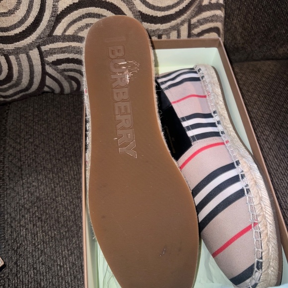BURBERRY ALPORT ICON STRIPE ESPADRILLES ARCHIVE BEIGE SIZE 39 EU WORN ONCE - Picture 5 of 5